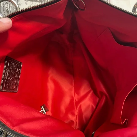 Coach Poppy C Glam Graffiti Hearts Shoulder Bag EUC - Picture 3 of 9